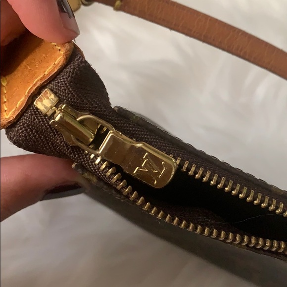 Vintage Louis Vuitton Pochette w/ box - Picture 4 of 8